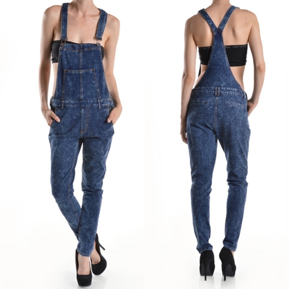 NWT Women knit denim acid wash overalls in size Small And Medium - Picture 2 of 8